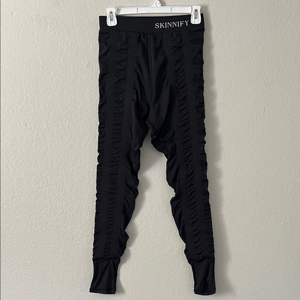 Like New! SKINNIFY High Waist Resistant Band Workout Leggings Black L